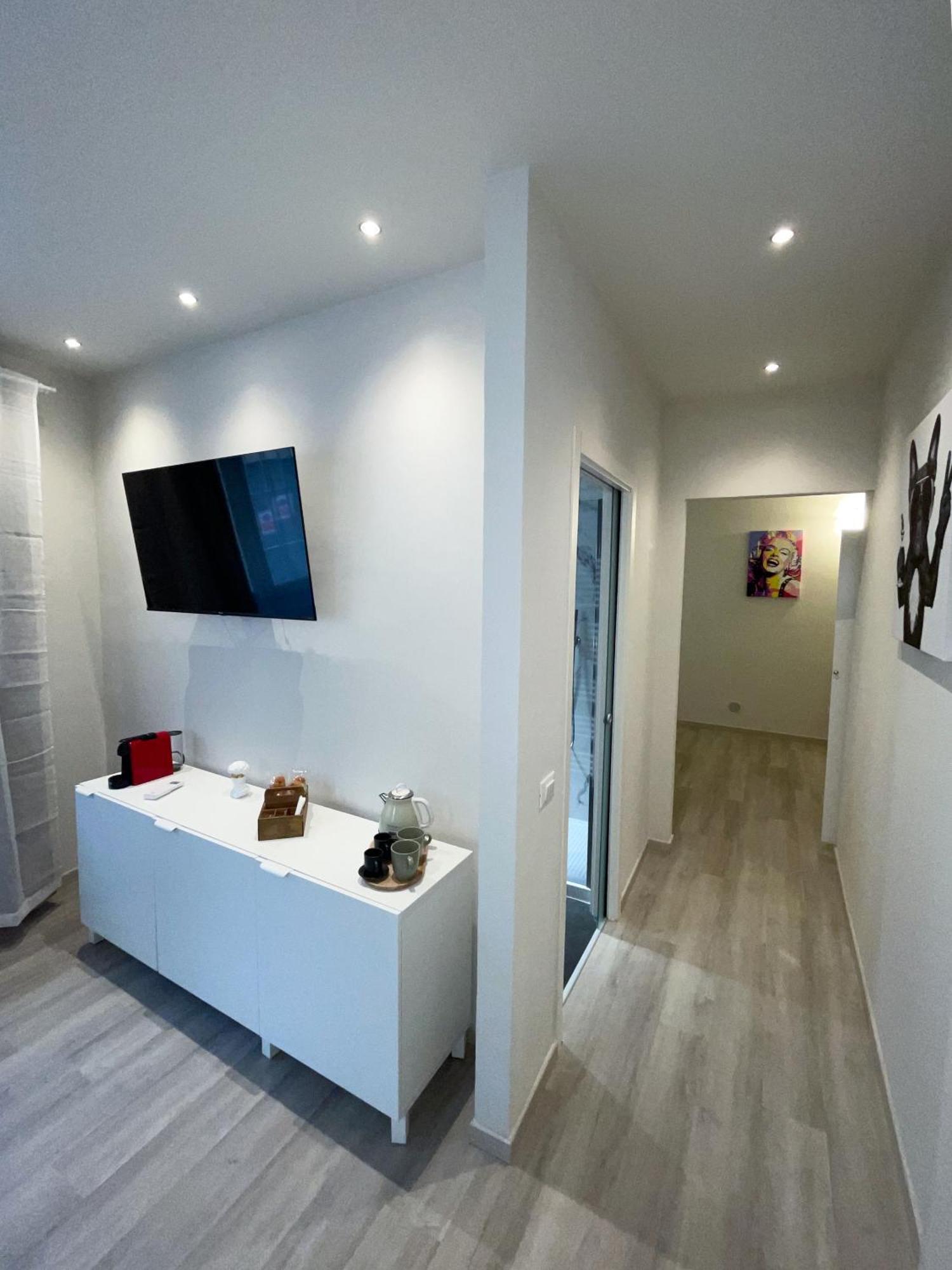 7Suites Έμπολι Εξωτερικό φωτογραφία